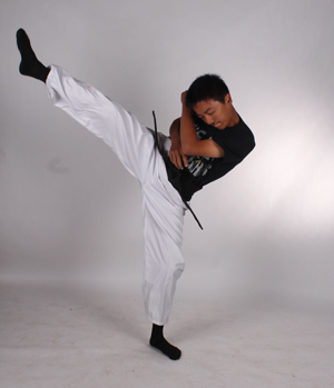 Raymond Che, FHNs Martial Artist extraordinaire