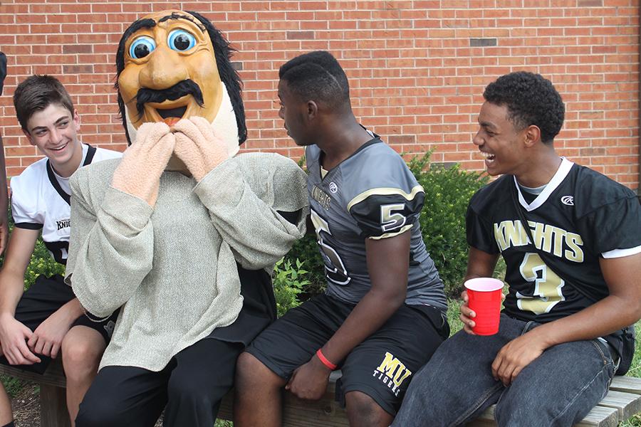 Norm Returns to Black and Gold Day [Photo Story]