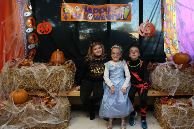 2015 Trick Or Treat Street Photo Booth [Photo Gallery]