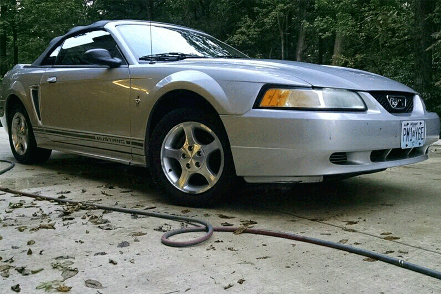 Car of the Week: 2000 Ford Mustang