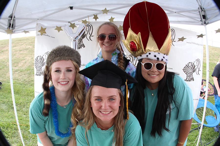 8-12 Black and Gold Day Photo Booth [Photo Gallery]