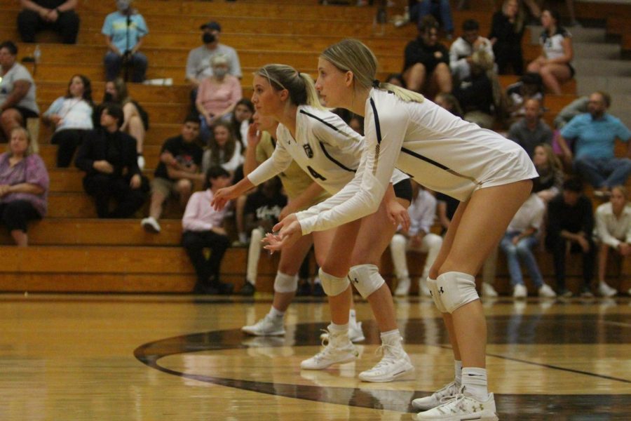 Varsity Girls Volleyball Defeats Washington High [Photo Gallery]