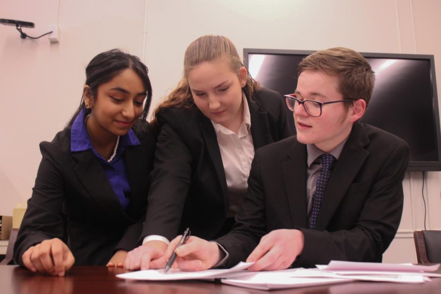 Mock Trial Competes At Regionals [Photo Gallery]