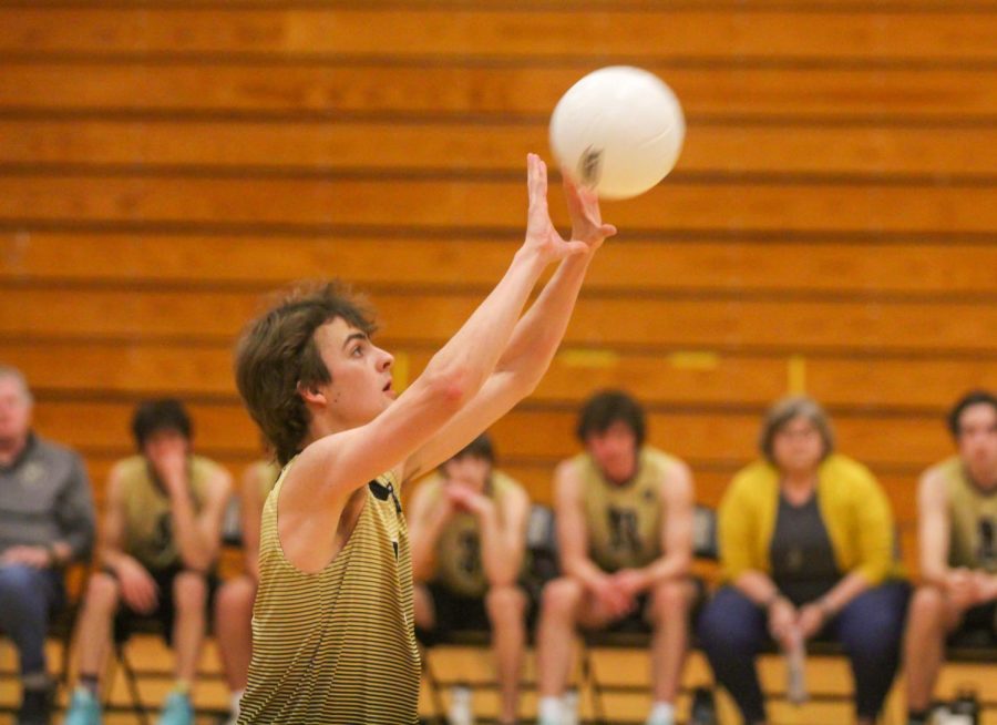 Varsity Boys Volleyball Wins Against FHC in First Game of Season [Photo Gallery]