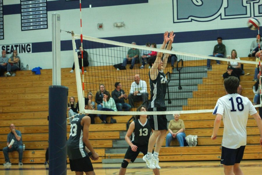 JV Volleyballs Takes A Win Against FHC [Photo Gallery]