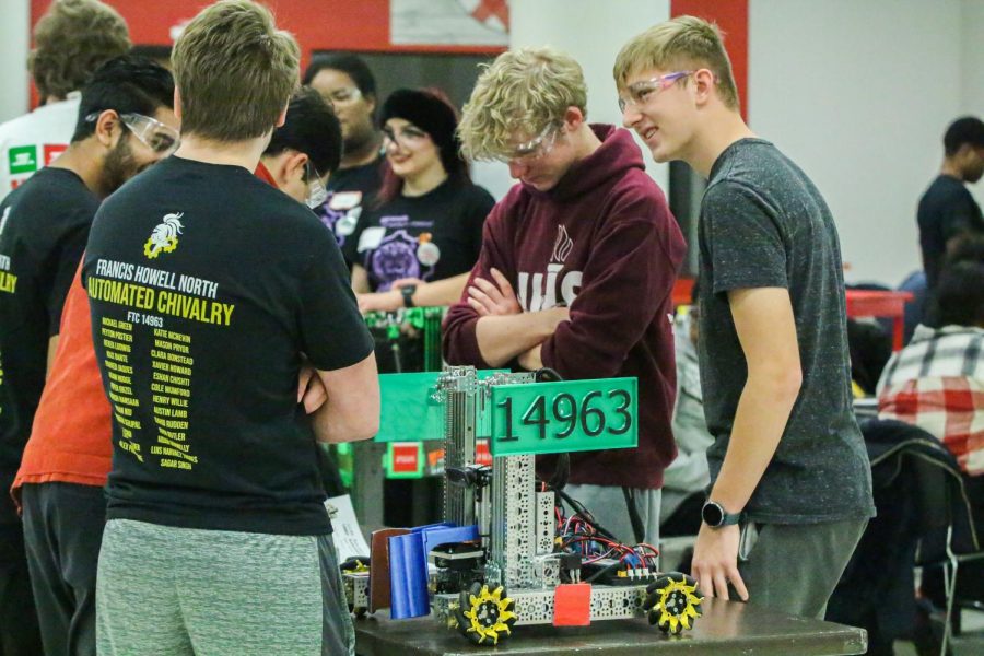 FHN Robotics Makes Second in the League [Photo Gallery]