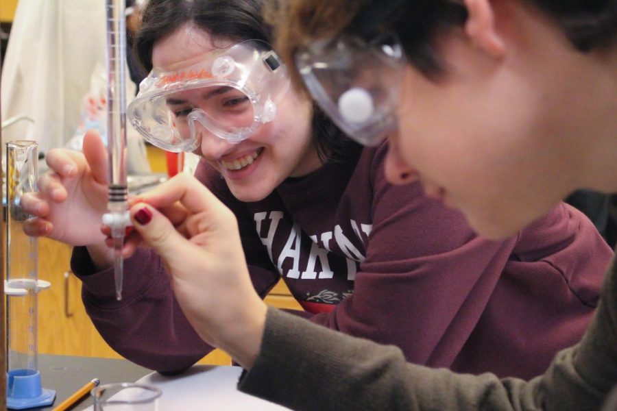 AP Chemistry Conducts a Titration Lab [Photo Gallery]