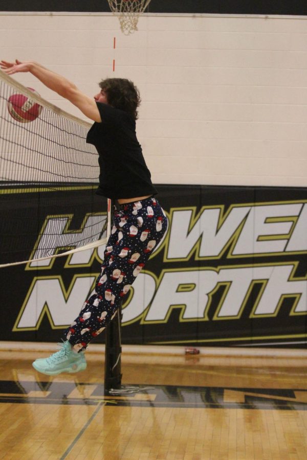 DECA Holds a Volleyball Tournament  [Photo Gallery]