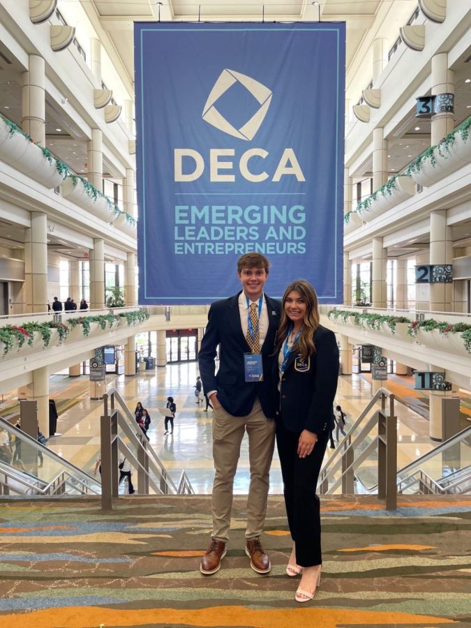 Sarah+Korte+and+Jackson+McGowen+pose+at+the+DECA+conference+in+Florida.