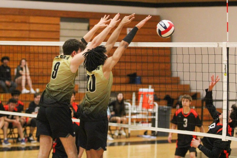 Varsity Boys Volleyball Score A Win Against Ritenour at the First District Game [Photo Gallery]