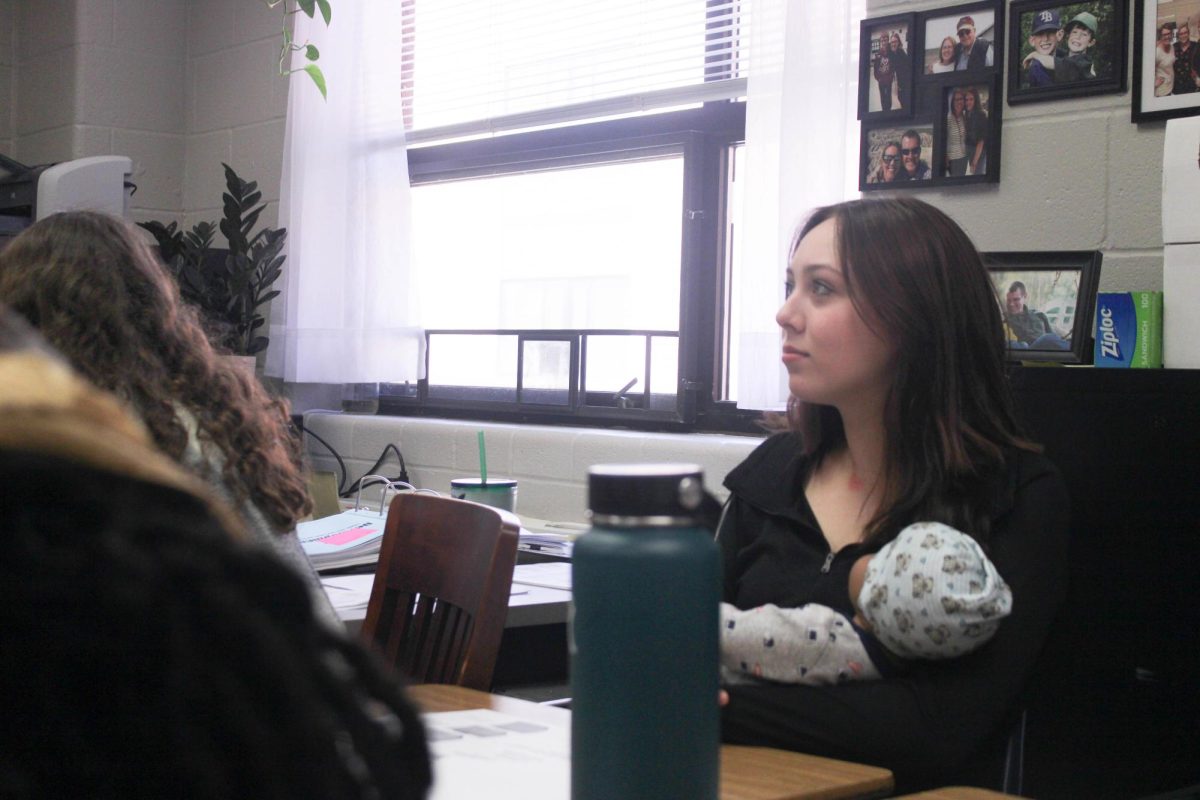 Sara White Teaches Child Development About Childbirth [Photo Staff]