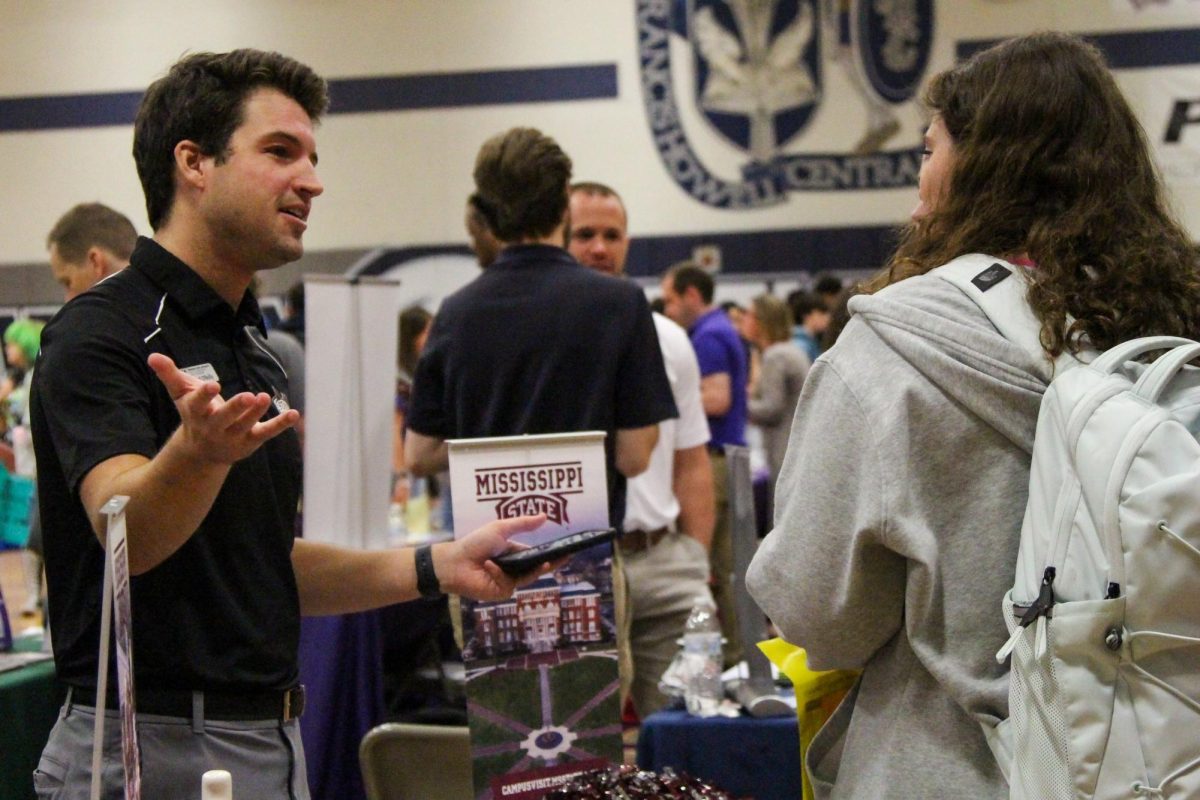 Juniors from FHN Explore the College Fair at FHC [Photo Gallery]