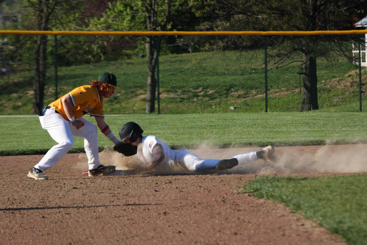 Varsity Baseball Defeats Fort Zumwalt North [Photo Gallery]