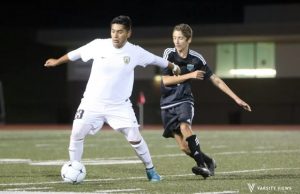 Luis Negrete controls the ball in a 2015 game against Timberland