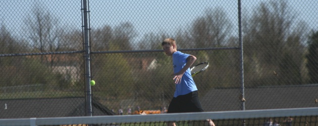 Three struggle through to Tennis Championships