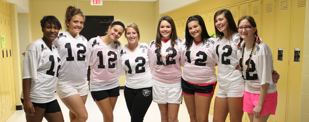 [Photo Gallery] 9-22 Powder Puff/Backwards Day