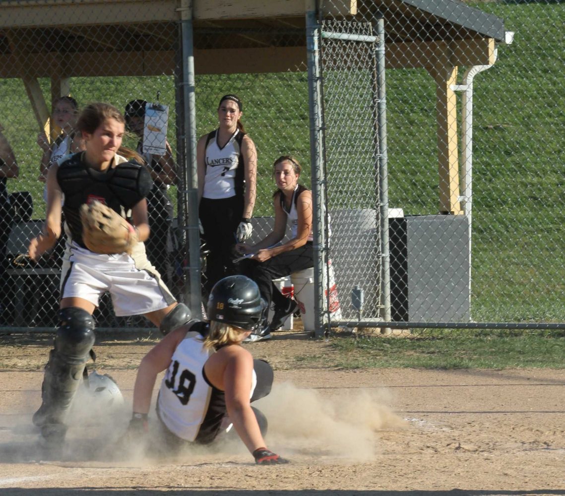 [Photo Gallery] 10-4 JV Softball vs Lafayette