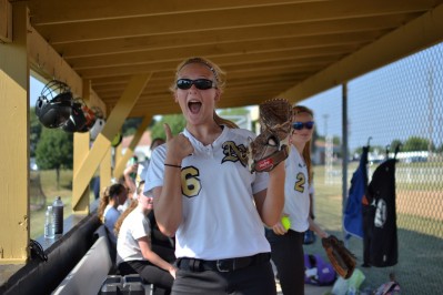 9/10 Fr Softball FHN vs Ritenour [Photo Gallery]