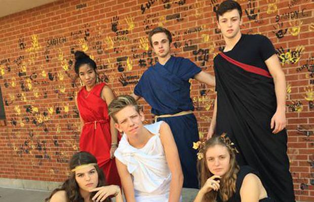 9-25 Black and Gold/Toga Day [Photo Gallery]