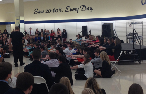 Hypnotist performing for DECA. (photo by alex brice)