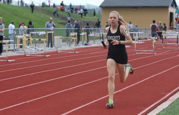 Freshman Heidi Hauptman Competes for 4x8 Team Spot