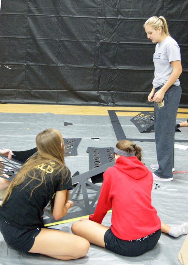 Nicole Morse supervises the 2015 Homecoming preparations. At this years Homecoming dance STUCCO members came together to make a spectacular dance floor with this years theme "Around the World." Nicoles job is to make sure that everybody works together and does a good job. "I think we have been really organized this year" -Nicole Morse