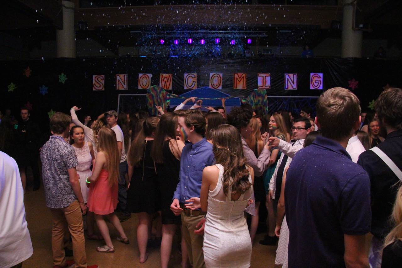 2-6 Snowcoming Dance [Photo Gallery]