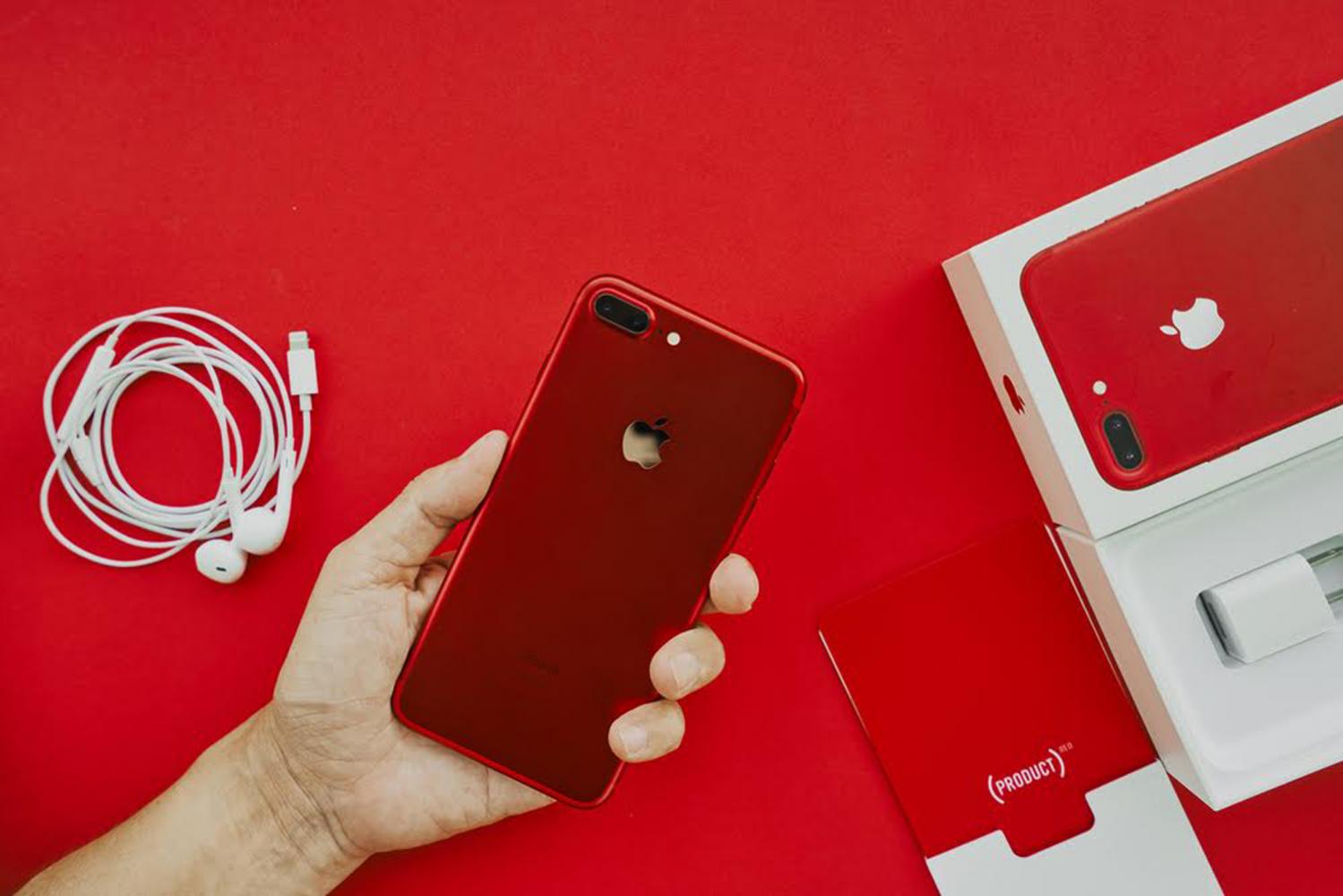 Apple Sells New Red iPhone 7 in Support of (RED ...