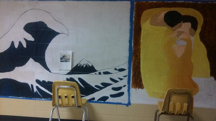 The art club is hard at work at painting their murals for this year. The murals are based off of "Great Wave Off Kanagawa" by Hokusai and "The Kiss (Lovers)" by Gustav Klimt.