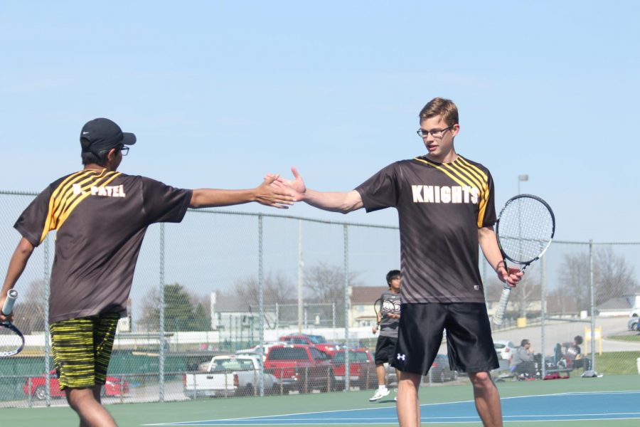 4-17 Varsity Tennis vs SCW [Photo Gallery]