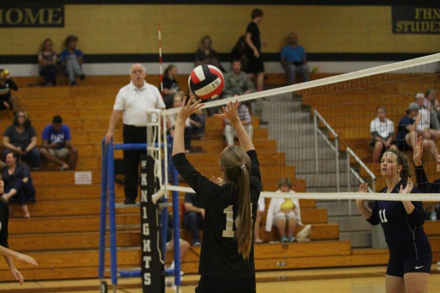 9-11 JV Girls Volleyball vs Holt [Photo Gallery]