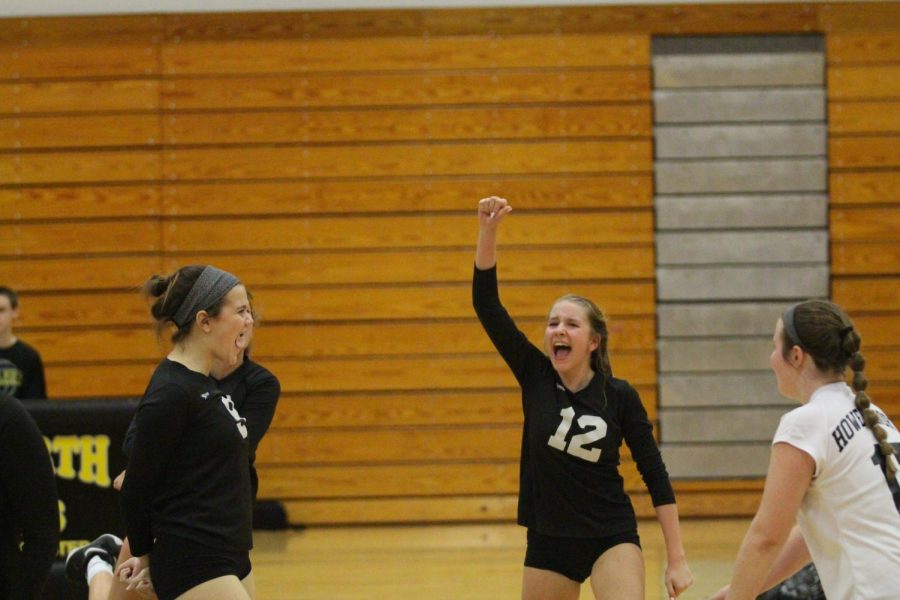 10-8 JV Girls Volleyball vs Holt [Photo Gallery]