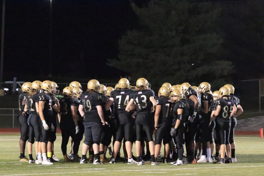 Varsity Football Falls to Fort Zumwalt East on Senior Night [Photo Gallery]