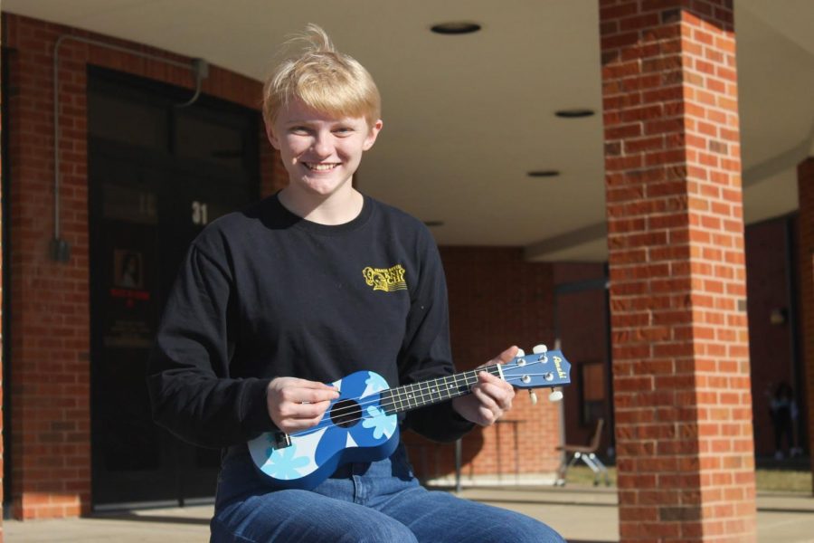 Students Demonstrate Hobbies they Learned over Quarantine [Photo Gallery]