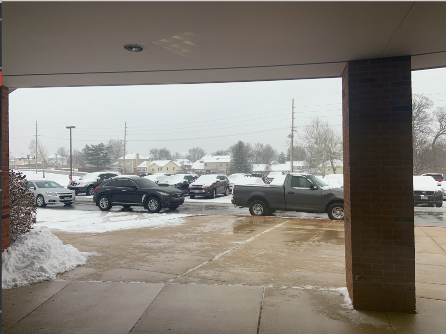 FHN experienced a snowy morning, making the parking lot a potentially dangerous place for student drivers. To remedy this, FHSD pushed the early release Wednesday back to the normal release at 2:20 p.m.