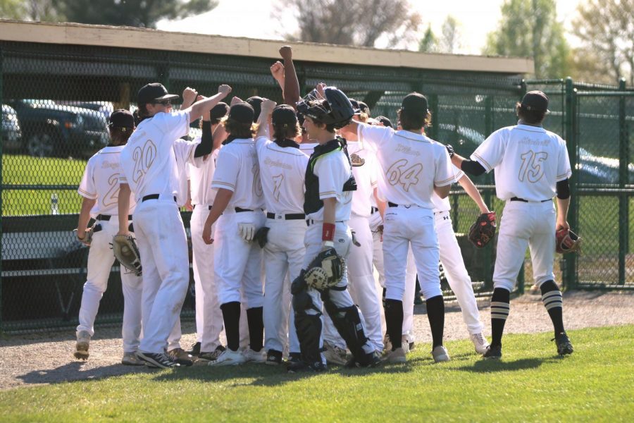 The team gathers together before the game.