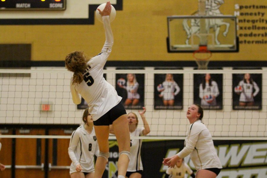 Girls Varsity Volleyball Defeats Troy Buchanan [Photo Gallery]