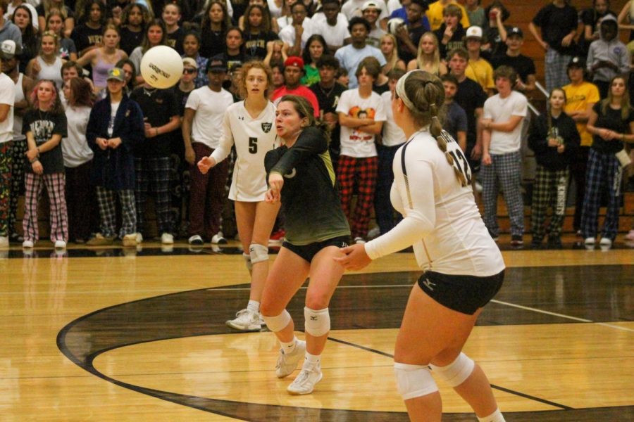 Varsity Girls Volleyball Falls to Francis Howell Central [Photo Gallery]