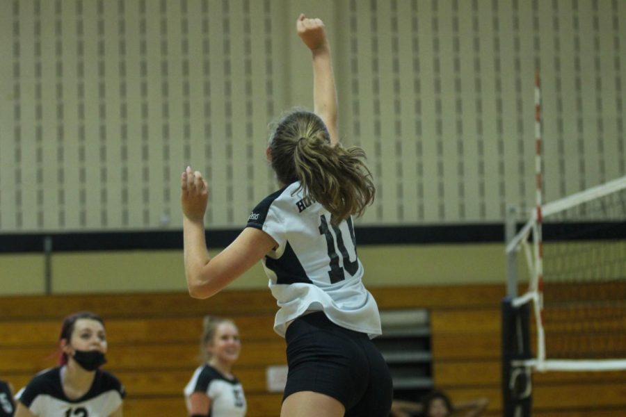 C-Team Girls Volleyball Wins Against Fort Zumwalt South [Photo Gallery]