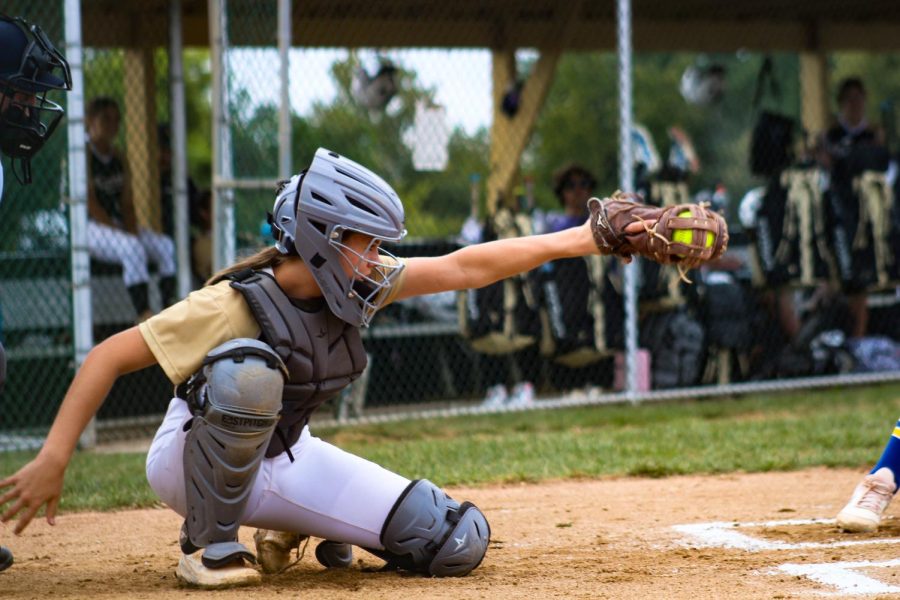 Varsity Softball Falls to FHHS [Photo Gallery]