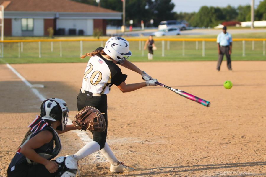 Varsity Softball Defeats Ritenour on Senior Night [Photo Gallery]