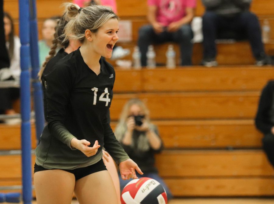 Varsity Girls Volleyball Falls to FHHS [Photo Gallery]