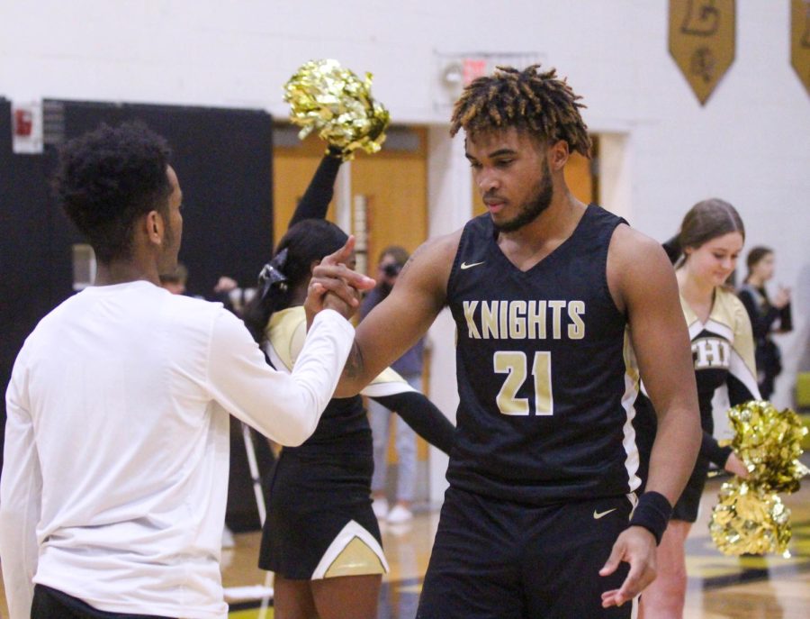 Varsity Boys Basketball Defeats Fort Zumwalt East [Photo Gallery]