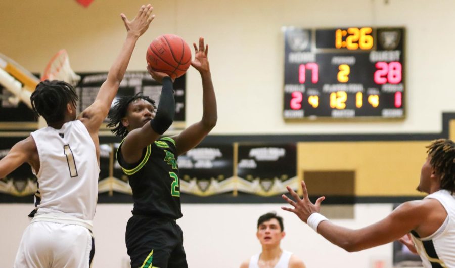 Fort Zumwalt North Towers over FHN Varsity Boys Basketball [Photo Gallery]