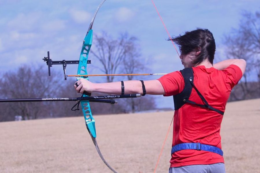 Sophomore Conner Rowland Competes in Archery – FHNtoday.com