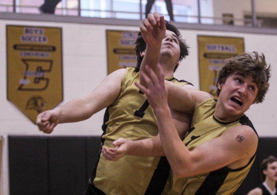 Varsity Boys Volleyball Wins Against Fort Zumwalt East [Photo Gallery]