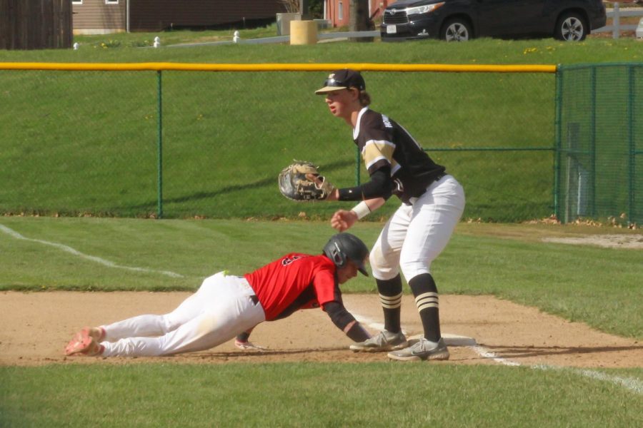 Varsity Baseball Falls to Zumwalt South [Photo Gallery]