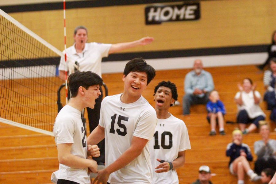 JV Boys Volleyball Defeats Eureka [Photo Gallery]