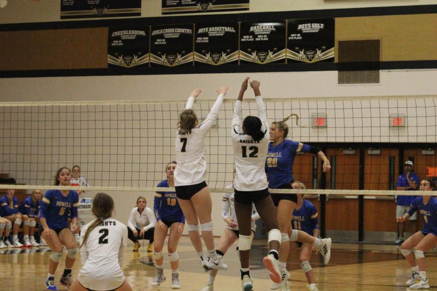 Varsity Girls Volleyball Falls to Francis Howell High [Photo Gallery]