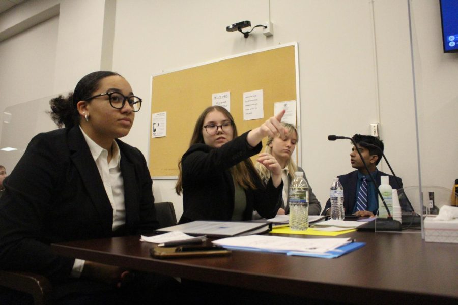 Mock Trial To Compete at First Trial of the Year